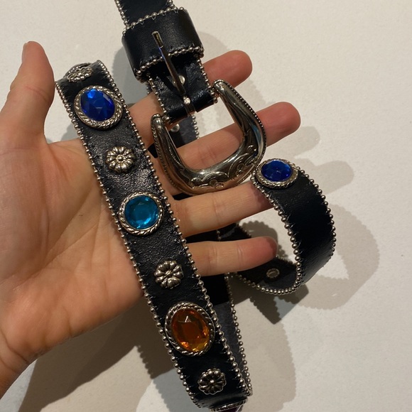 FREE W/purchaseVINTAGE 80’s New condit real leather belt 32 inches length size S - Picture 4 of 10